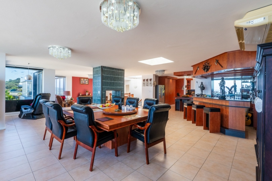 7 Bedroom Property for Sale in Outeniqua Strand Western Cape